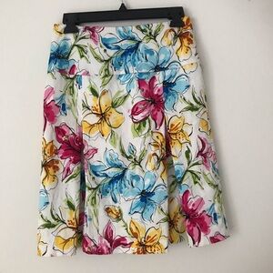 Vibrant Floral A-Line XS Skirt with Side Zipper
